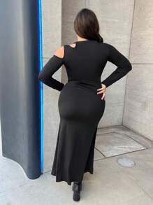 SHEIN Essnce 大碼素色鏤空不對稱領洋裝