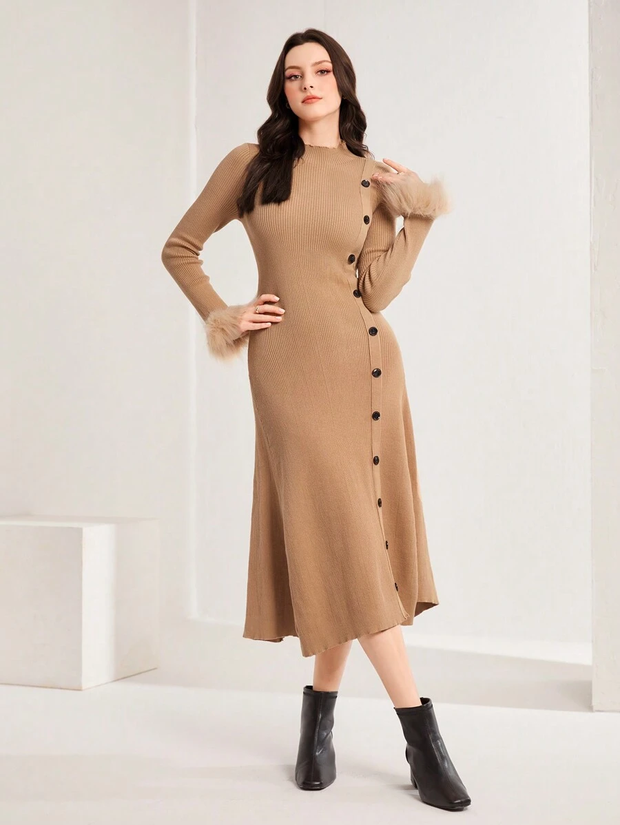 Seusyu 女式領口扣飾毛衣洋裝 - 卡其色 - 查看 1