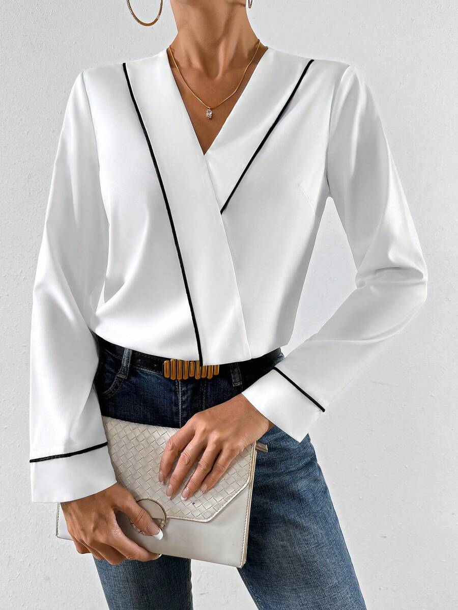 SHEIN Privé Blusa cruzada unido en contraste de cuello cruzado - Blanco - Ver 1