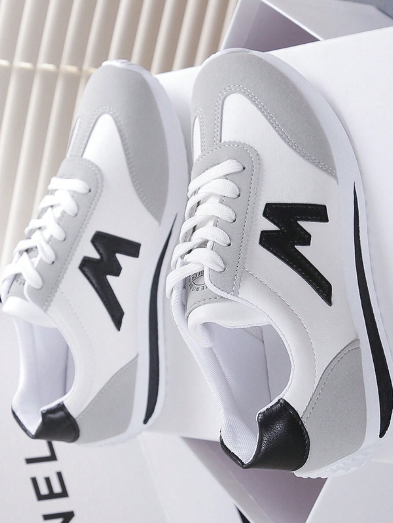 أحذية رياضية كاجوال بطبعة حرفية كورية عصرية للنساء...