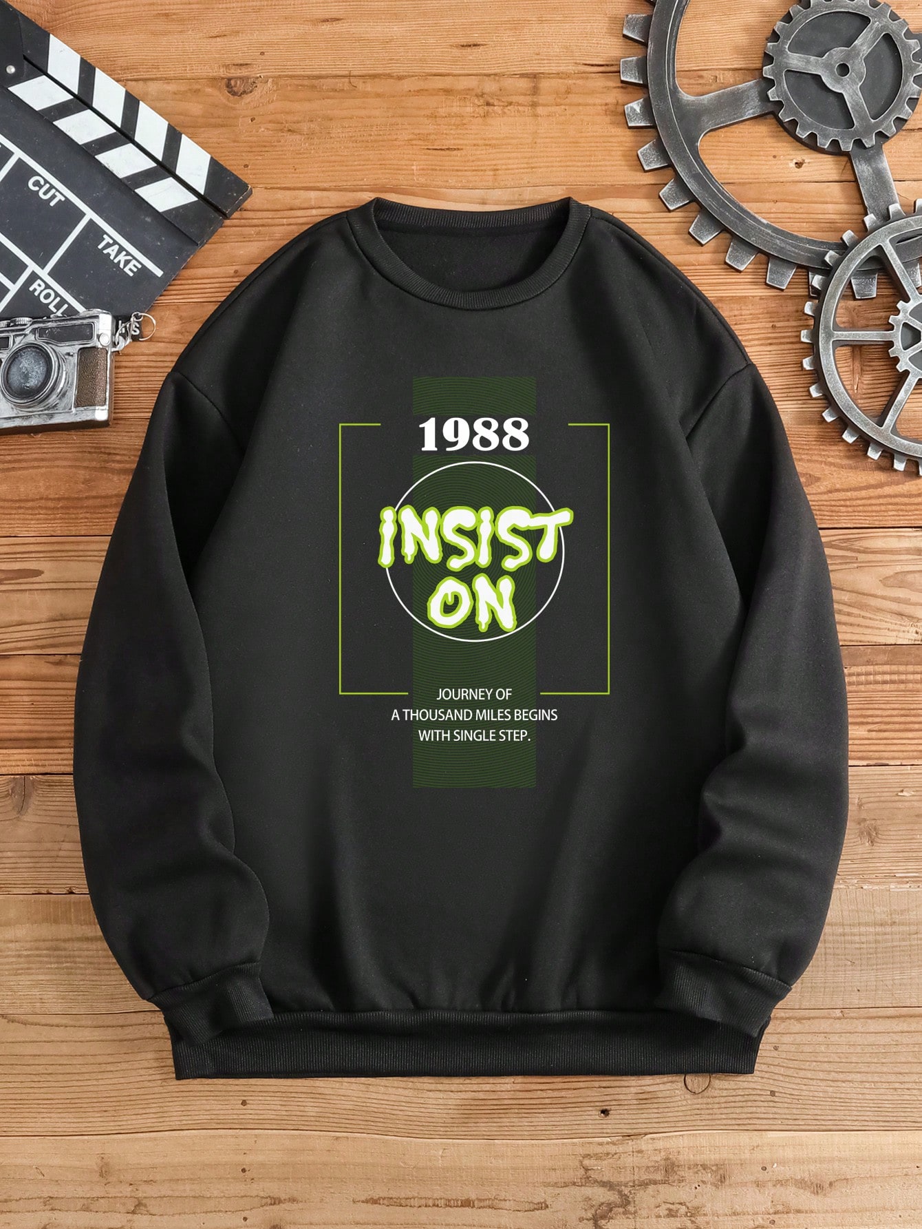Men Slogan Graphic Thermal Lined Sweatshirt