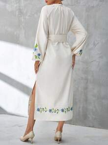 SHEIN VCAY 花卉刺繡燈籠袖高衩繫腰帶洋裝 - 米色 - 查看 2