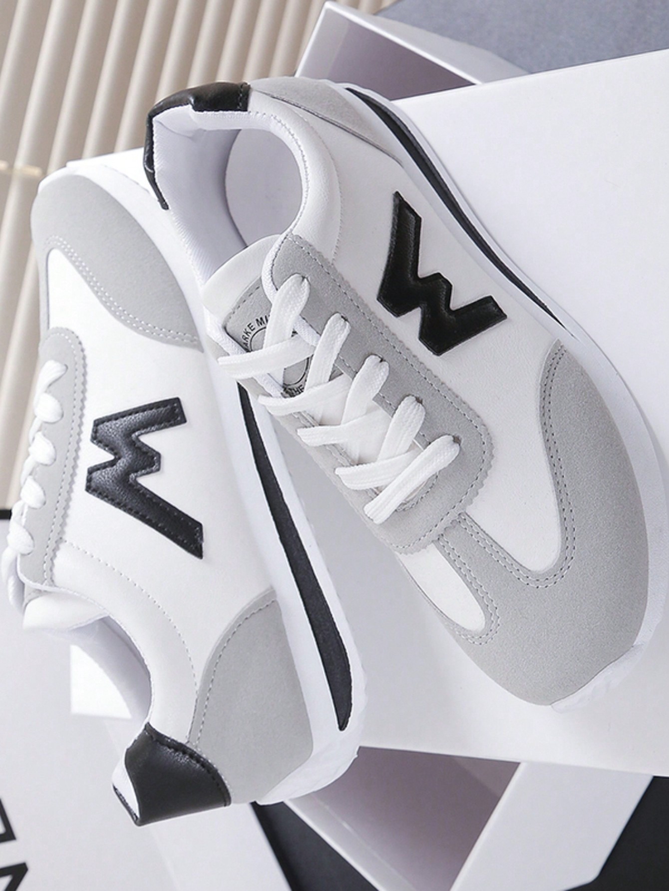 أحذية رياضية كاجوال بطبعة حرفية كورية عصرية للنساء...