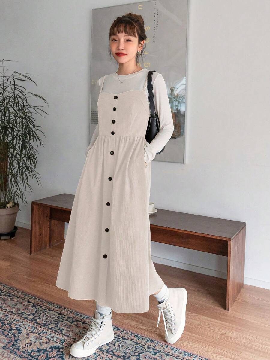 DAZY 前紐扣斜口袋燈芯絨背帶洋裝不帶T恤 - 米色 - 查看 1