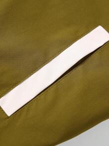 Hombres 1 pieza Cazadora de universidad con patrón de esqueleto de dos tonos ribete de rayas