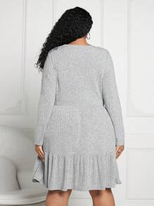 SHEIN CURVE+ 大尺碼女式不對稱下擺羅紋 A 字連身裙