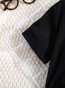 SHEIN Cô Gái Trẻ Đồ họa Chữ cái Áo thun & In hoa Báo Quần short đi xe - màu đen - Xem 3