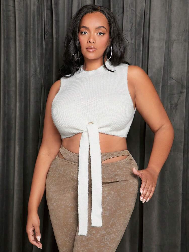 Plus Knot Hem Crop Knit Top