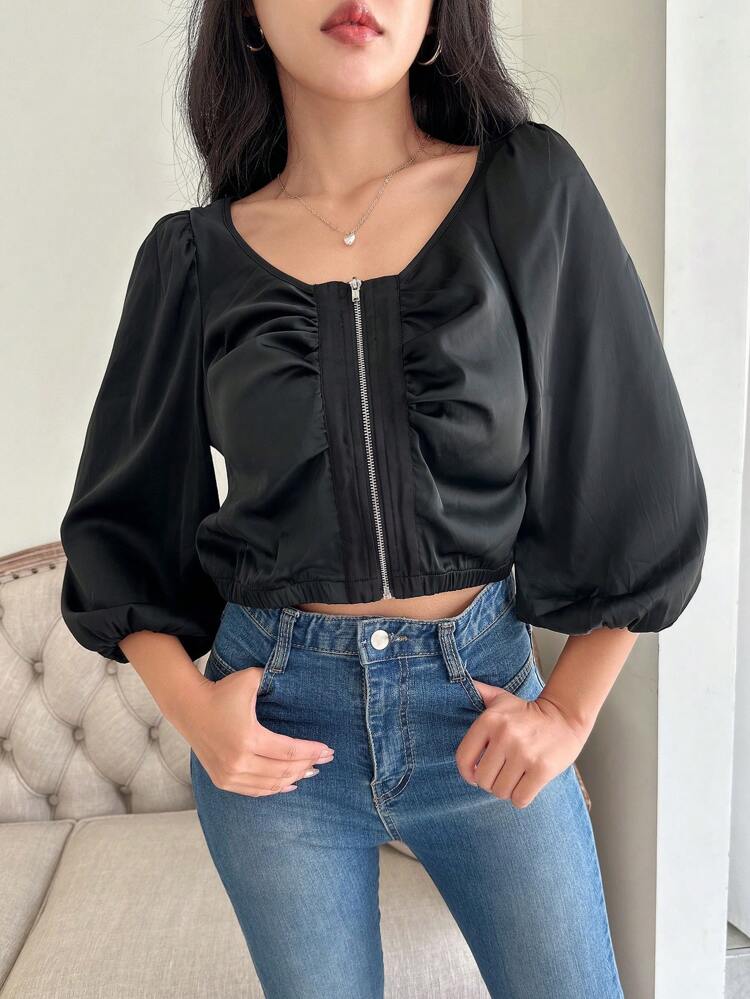 Women's Shortened Zippered Shirt With Lantern Sleeves