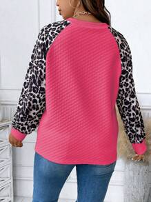 SHEIN LUNE 大碼豹紋印花插肩袖運動衫 - 玫紅色 - 查看 2