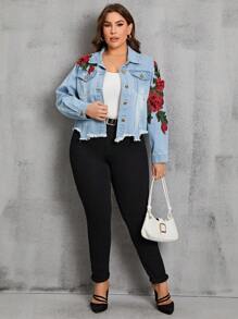SHEIN LUNE Plus Floral Embroidery Flap Pocket Raw Hem Denim Jacket - Light Wash - View 5