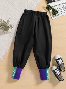 SHEIN 男小童卡通和字母圖案翻蓋口袋工裝褲 - 黑色 - 查看 2