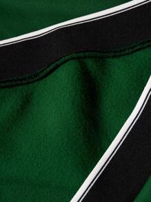 Manfinity Homme Nam Viền tương phản Đồ họa Chữ cái Túi kangaroo Dây rút Lót nhiệt Hoodie - Màu xanh lá cây đậm - Xem 5