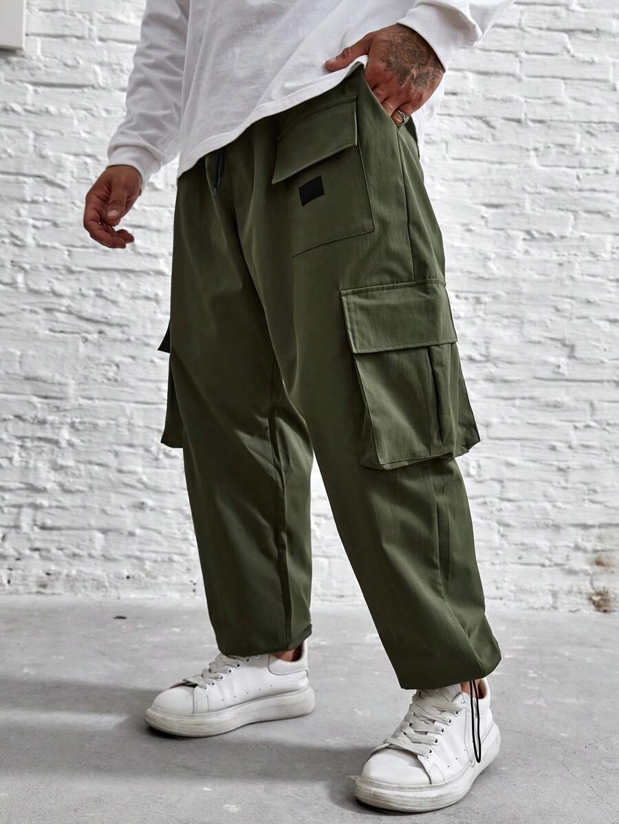 Manfinity EMRG 寬鬆款男裝加大碼束口褲,帶側翻蓋口袋 - 軍綠色 - 查看 1