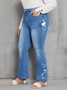 SHEIN LUNE Plus Floral Embroidery Flare Leg Jeans - Light Wash - View 4