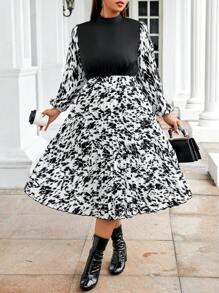 Calvaya Plus Graphic Print Mock Neck Lantern Sleeve Pleated Dress - Black - View 4