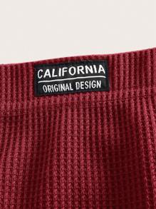 SHEIN ICON 字母補丁細節前紐扣華夫格編織短褲 - 紅色 - 查看 3