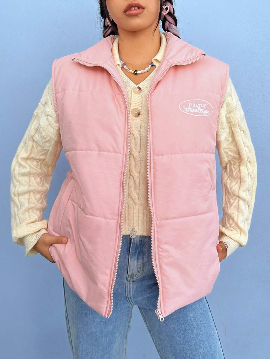SHEIN EZwear Chaleco sin mangas acolchado para mujer, abrigo acolchado con cierre de cremallera y diseño de letra - Rosa coral - Ver 1