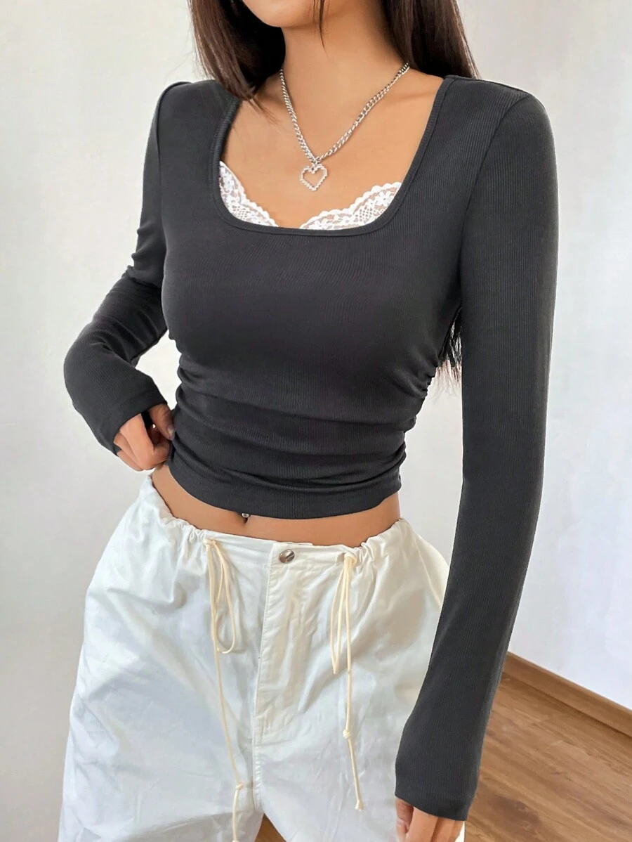 SHEIN EZwear 蕾絲拼接側收褶短款T恤 - 灰色 - 查看 1