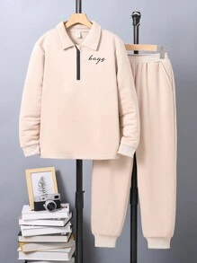 SHEIN 2入組男童休閒字母印花連帽衫和褲子套裝 - 杏色 - 查看 1