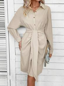 SHEIN Frenchy 素色前紐扣腰帶襯衫洋裝 - 杏色 - 查看 3