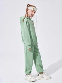SHEIN Chica preadolescente Pantalones deportivos con capucha con bordado con patrón de slogan de hombros caídos - Verde - Ver 3