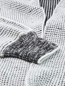 Acelitt 加大码 1 件全图案落肩开衫，适合冬季