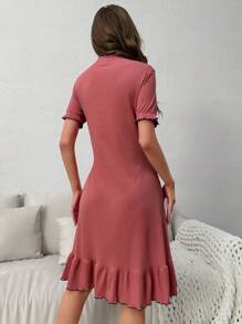 Snug Zone 撞色滾邊荷葉邊條紋針織休閒服洋裝 - 紅色 - 查看 2