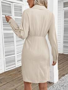 SHEIN Frenchy 素色前紐扣腰帶襯衫洋裝 - 杏色 - 查看 2