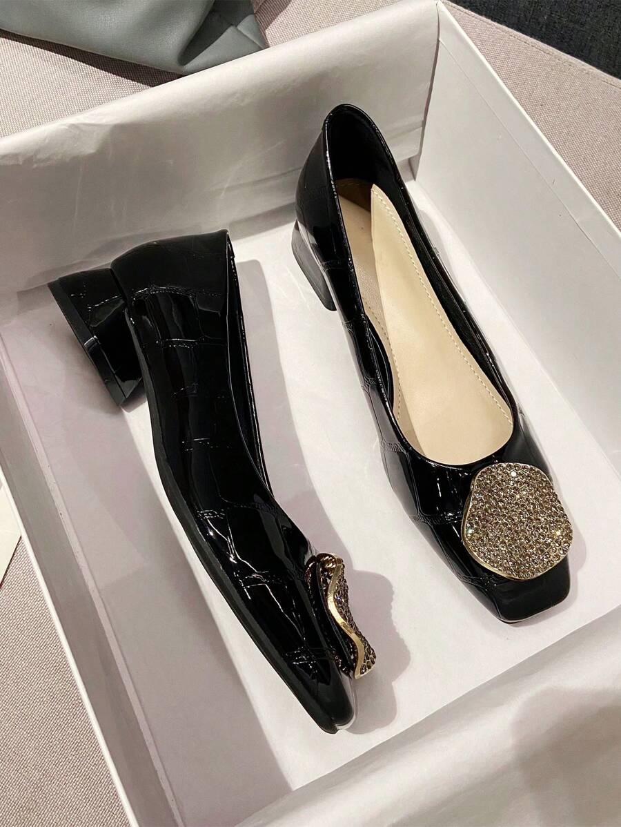 2025年秋季时尚经典麂皮金属水钻扣方跟女平底鞋 - 黑色 - 查看 1