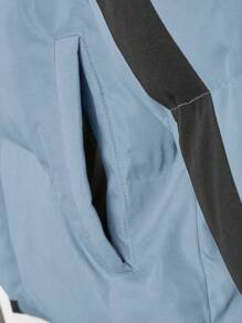 Manfinity VCAY Abrigo acolchado oversize para hombre sin suéter, con diseño gráfico con letra y detalles de color en bloque, cierre con cremallera delantera
