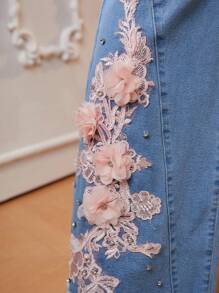 Mulvari Plus Floral Embroidery Appliques Flare Leg Jeans - Light Wash - View 6