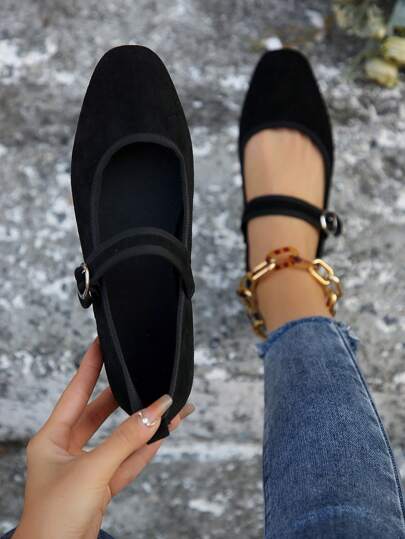 2025 Ballerine nere con fibbia per donne, scarpe eleganti e alla moda di tipo Mary Jane