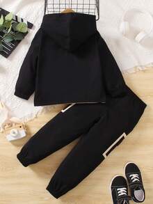 SHEIN 男小童字母圖案撞色翻蓋口袋連帽夾克和褲子 - 彩色 - 查看 2