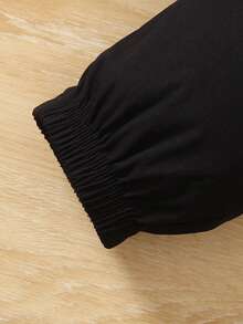 SHEIN 男小童字母圖案撞色翻蓋口袋連帽夾克和褲子 - 彩色 - 查看 8