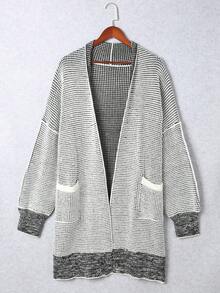 Acelitt 加大码 1 件全图案落肩开衫，适合冬季