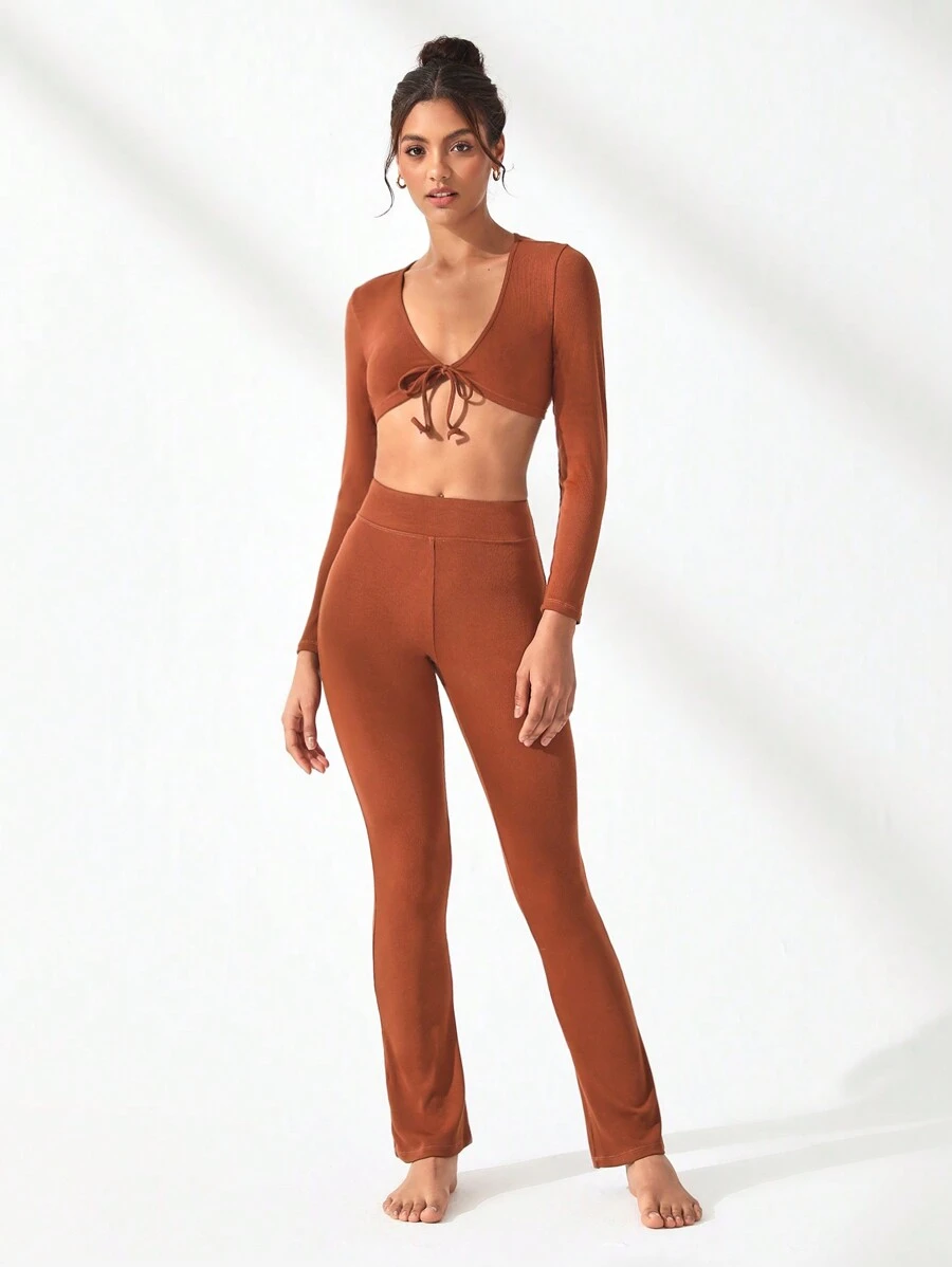 SHEIN Sports Camiseta crop unicolor con cordón delantero con pantalones - Marrón - Ver 1