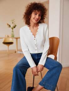 SHEIN Frenchy Cắt vỏ sò Nút phía trước Áo thun - trắng - Xem 4