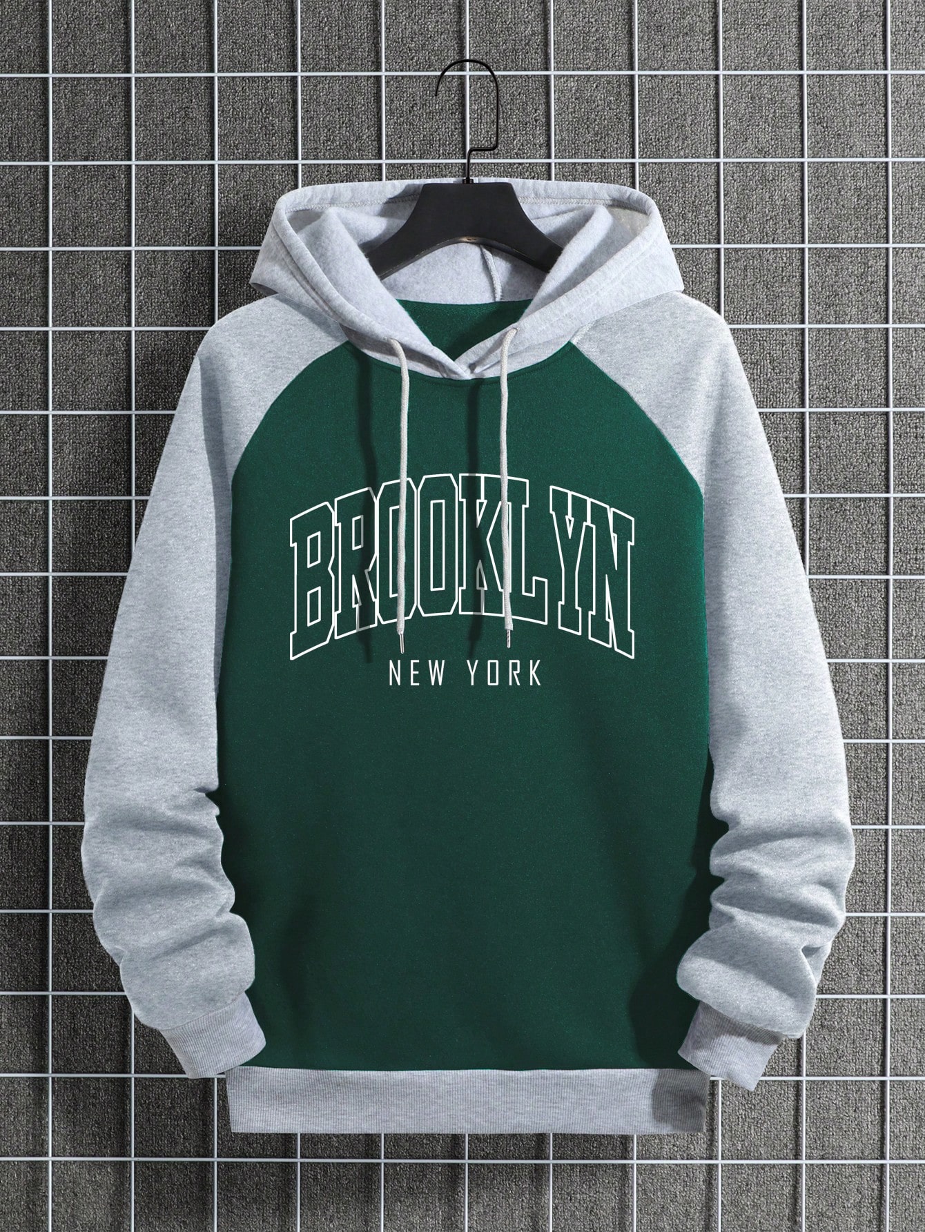 Manfinity Dauomo Men Letter Graphic Raglan Sleeve Drawstring Thermal Lined Hoodie