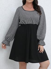 SHEIN Clasi Plus Size Houndstooth Pattern Bell Sleeve Dress - Black - View 7
