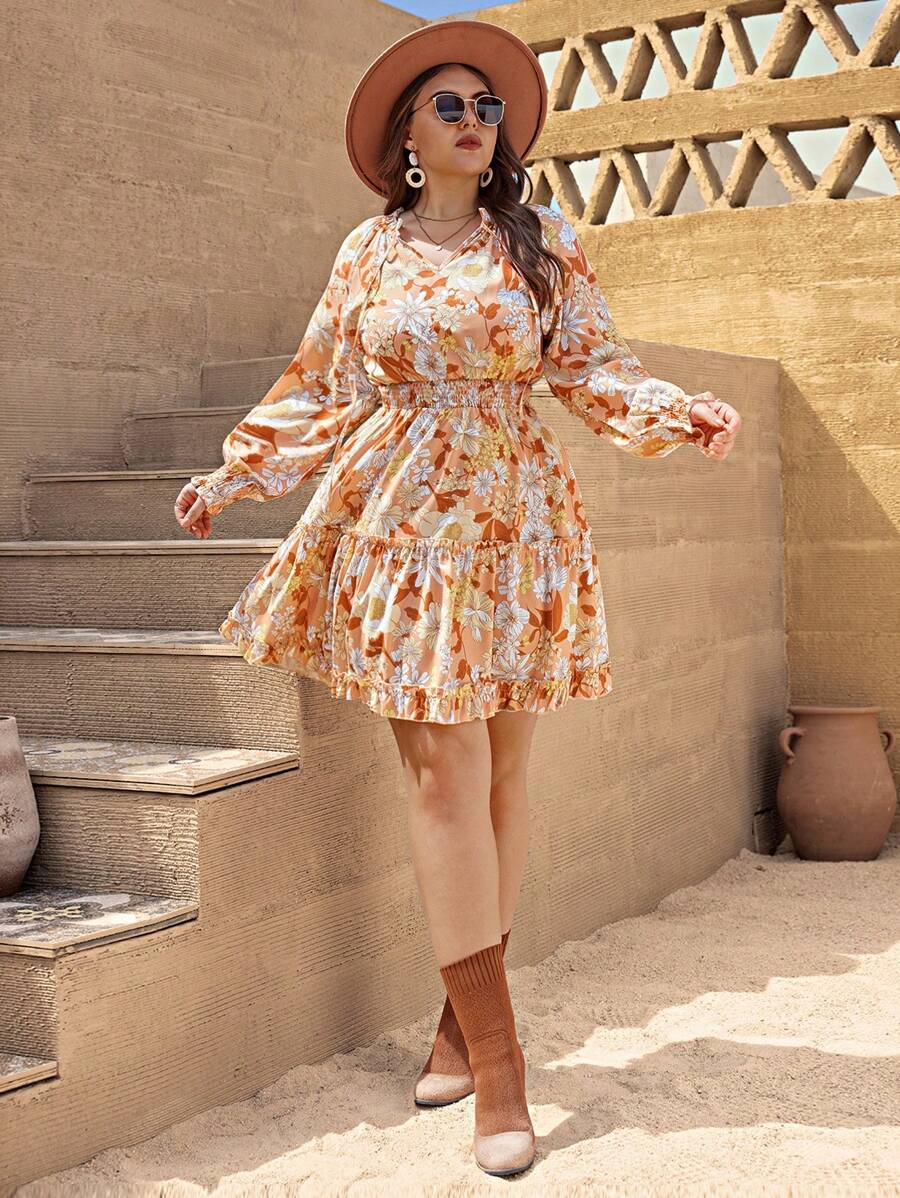 SHEIN VCAY 大碼印花抽褶袖口荷葉邊繫帶領A字連衣裙 - 彩色 - 查看 1