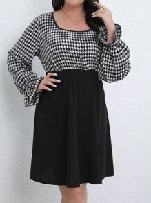 SHEIN Clasi Plus Size Houndstooth Pattern Bell Sleeve Dress - Black - View 4