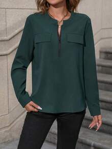 EMERY ROSE Blusa con cremallera media con diseño de solapa - Verde Oscuro - Ver 7