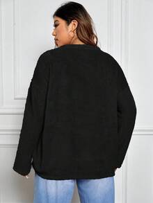 SHEIN EZwear Talla grande Sudadera con parche de letra de hombros caídos teddy - Negro - Ver 3