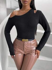 Zolique Jersey con diseño de cadena con abertura de cuello asimétrico