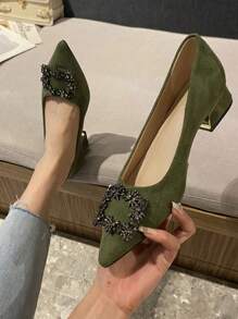 2025年秋季时尚黑色职业女士平底鞋，粗跟，水钻扣