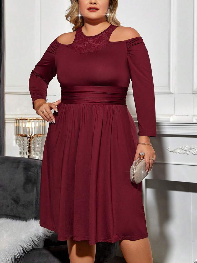 Women'S Plus Size Lace Splice Cold Shoulder Neckline Cinching Waist Dress