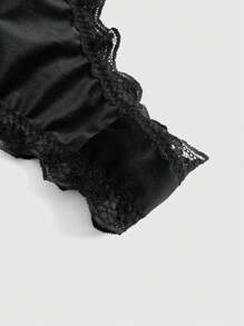 ROMWE Goth Plus Contrast Lace Underwire Lingerie Set - Black - View 3