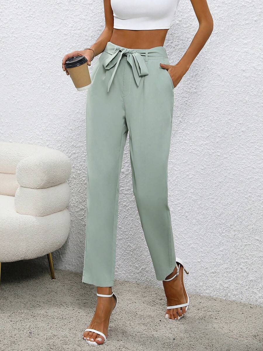 SHEIN Privé Pantalones cónicos unicolor con bolsillo oblicuo con cinturón - Verde - Ver 1