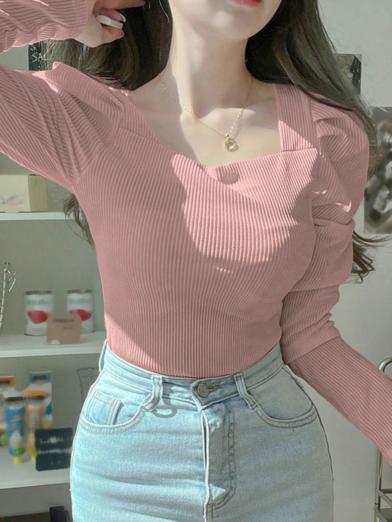 DAZY تي شيرت بياقة مربعة وأكمام ضخمة، مزين بكشكشة،...